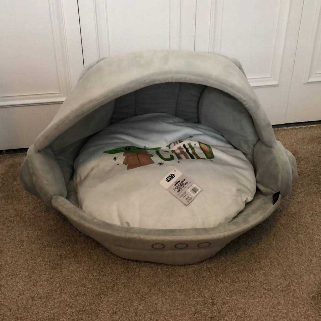 Covered Cat & Dog Bed F983839