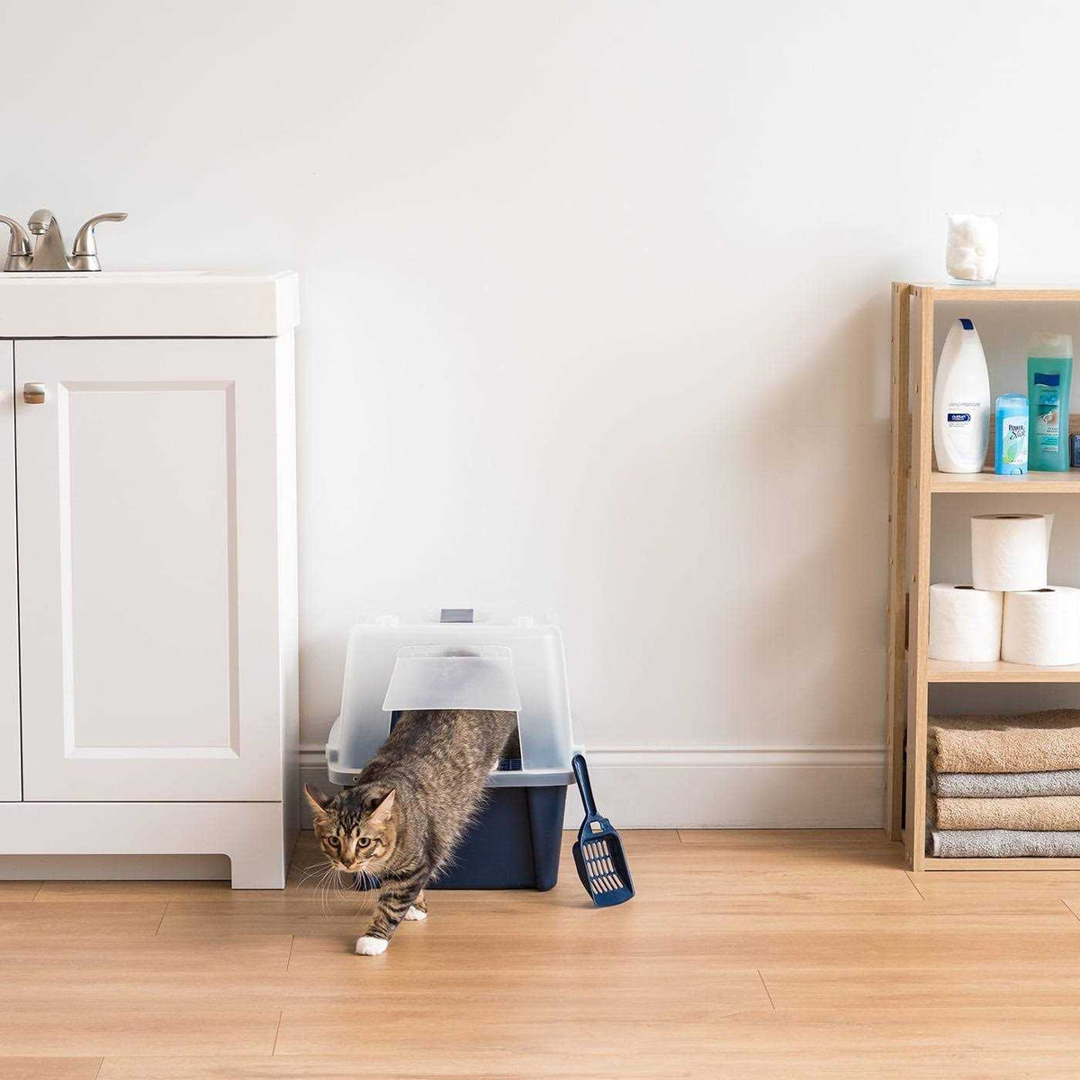 Litter Box with Grate and Scoop N582538